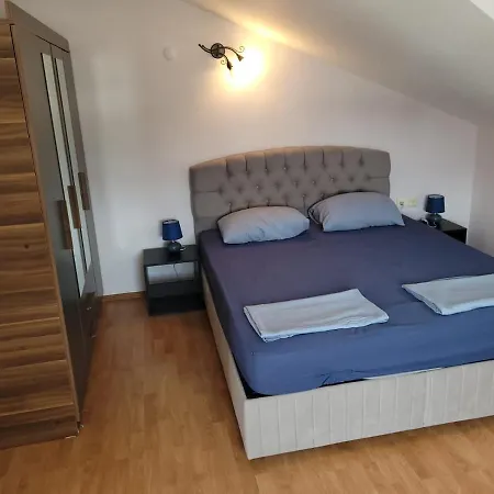 2 Minutes To Sea And Strip Private With Bathroom And Balcony